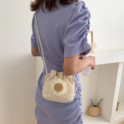 Hot Sale Rattan Woven Women Straw Bag Handbag Knit Summer Beach Woman Shoulder Messenger Khaki Beige Bags Fashion Creative