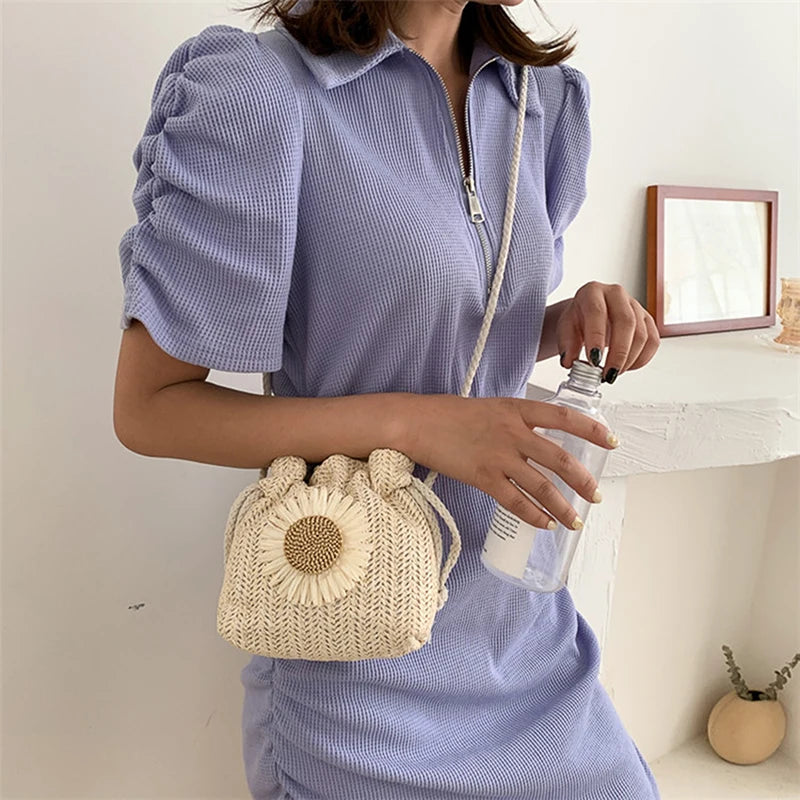 Hot Sale Rattan Woven Women Straw Bag Handbag Knit Summer Beach Woman Shoulder Messenger Khaki Beige Bags Fashion Creative