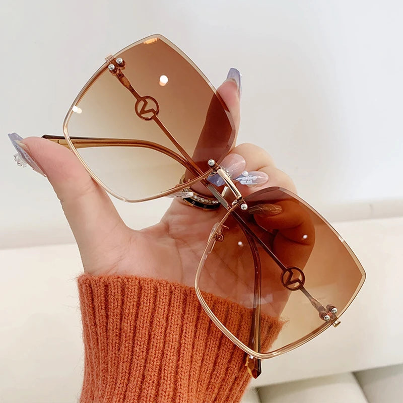 Rimless Letter V Gradient Sunglasses For Women Men Brand Design Luxury Popular Famous Metal Sun Glasses Fashion Vintage Eyewear