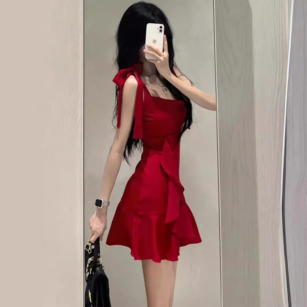 Red Camisole Dress for Women in Spring and Summer New Design Sense Temperament Waist Reduction Slimming Short Skirt